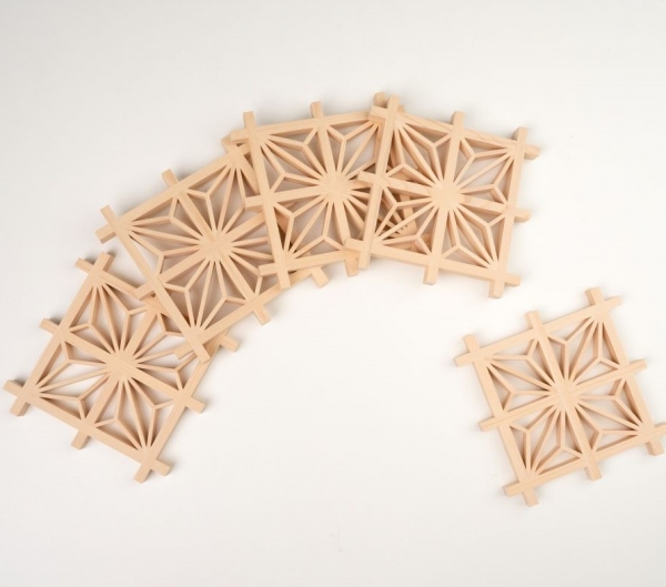 Kumiko Woodcraft Hemp Leaf Coasters (Kiso Hinoki cypress), a set of five pieces, Natural wood, Also for use as wall decorations or ornaments, H11 × W11cm