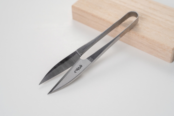 Thread Clippers - 10.5cm, Ubukeya, Includes deerskin cover
