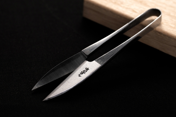 Thread Clippers - 10.5cm, Ubukeya, Includes deerskin cover