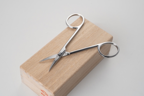 Eyebrow Scissors - 9.5cm, Stainless, rust-resistant, Ubukeya, Includes paulownia box