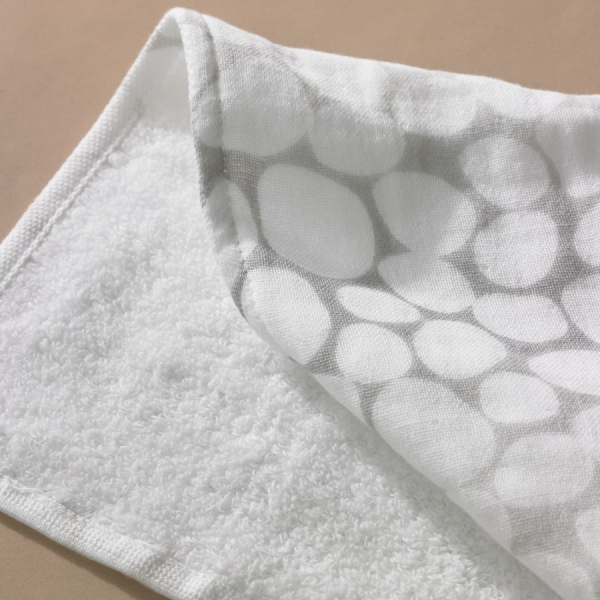  Towel set (Ishi komon dot pattern) – Double-faced gauze towels. Set of 3 (bath towel, hand towel, wash cloth), Edo komon pattern, light grey, Uchino Towels