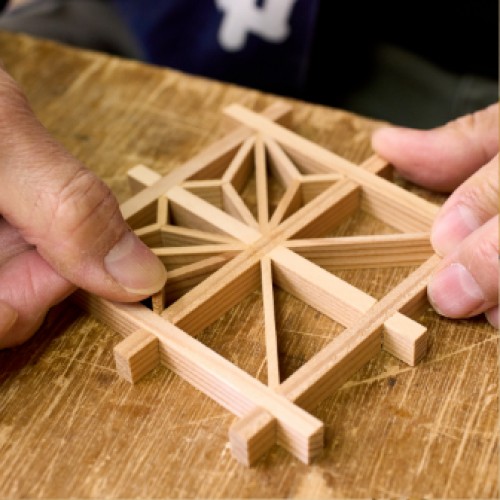 Kumiko Woodcraft Hemp Leaf Coaster  (Akita Sugi), Set of 5 pieces, Natural wood, Also for use as wall decorations or ornaments, H11x W11cm   